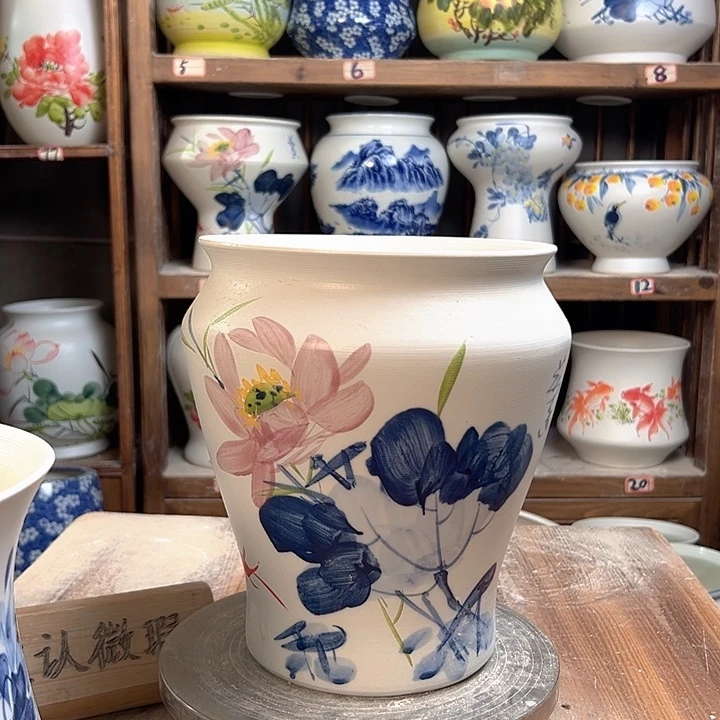 陶小脚青花荷花陶瓷