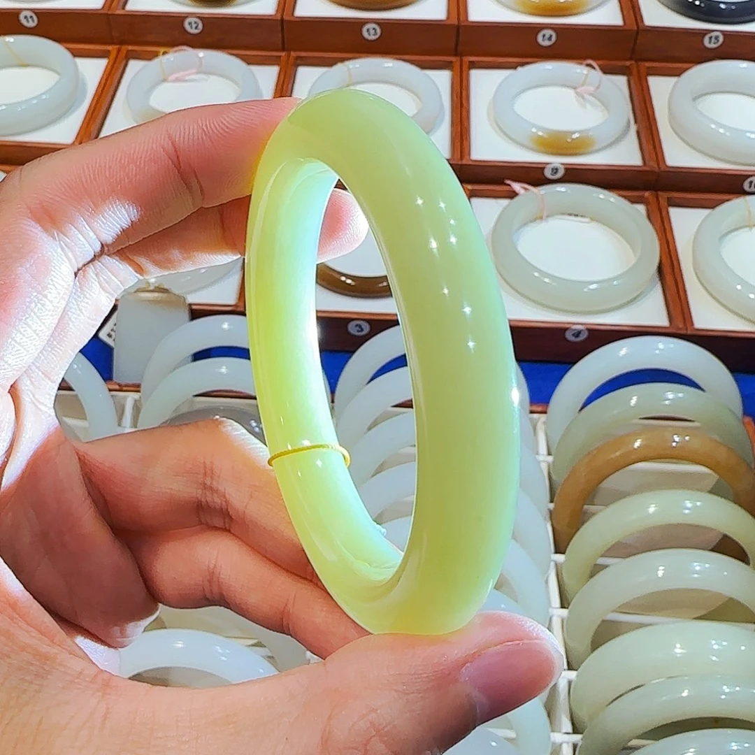 和田玉手镯未镶嵌青黄口58 59