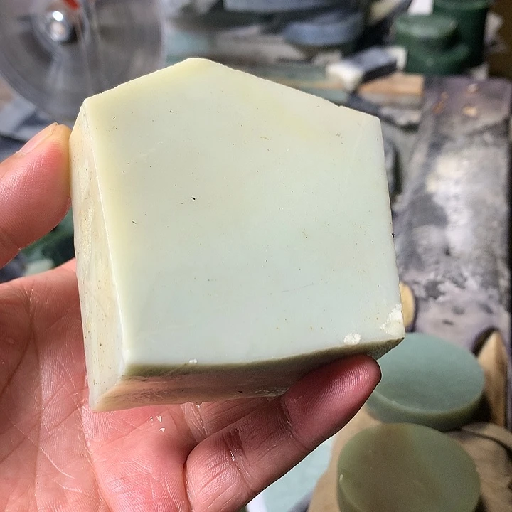颈饰未镶嵌和田玉（糖玉）