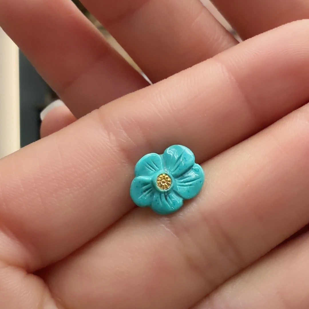 绿松石未镶嵌颈饰