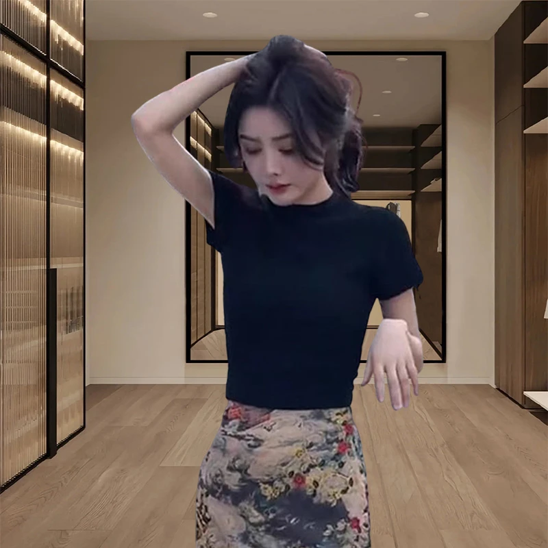 休闲减龄风纯色圆领T恤女士2025新款夏季别致透气收腰显瘦上衣女