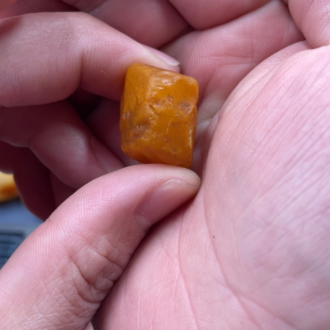 忘***雨琥珀未镶嵌珠宝奇石蜜蜡订制珠子