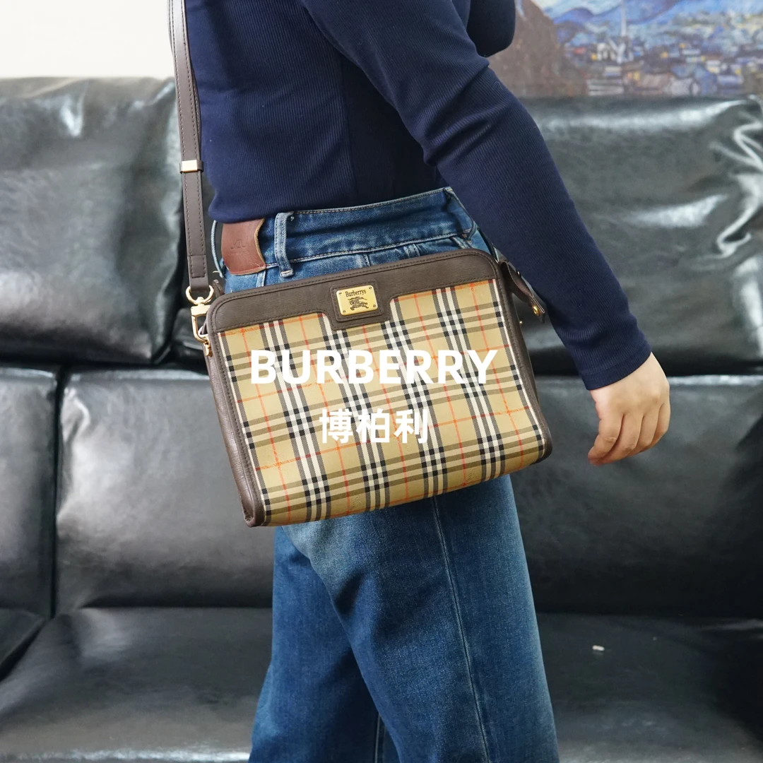 95新 BURBERRY/博柏利 巴宝莉 格纹斜挎包/FYWJ11623038/3038