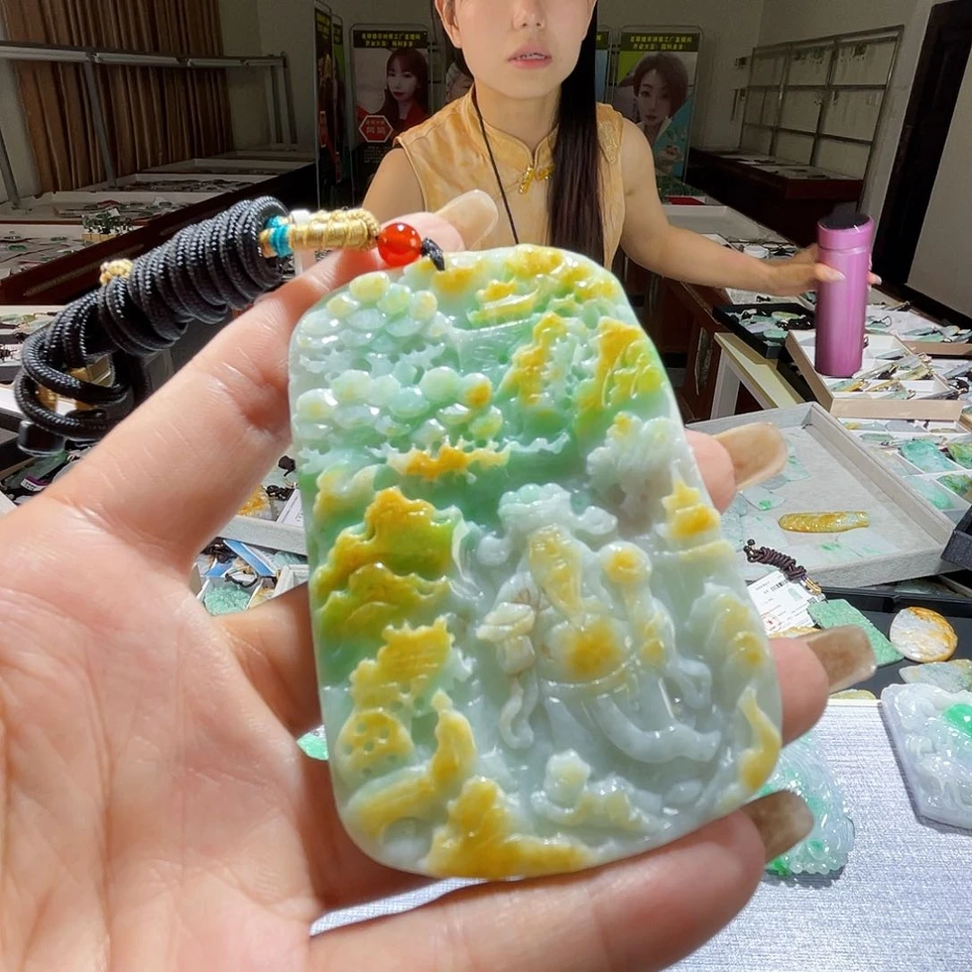 翡翠未镶嵌颈饰一