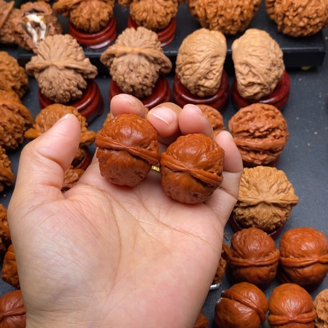 文玩核桃把件蛇皮球