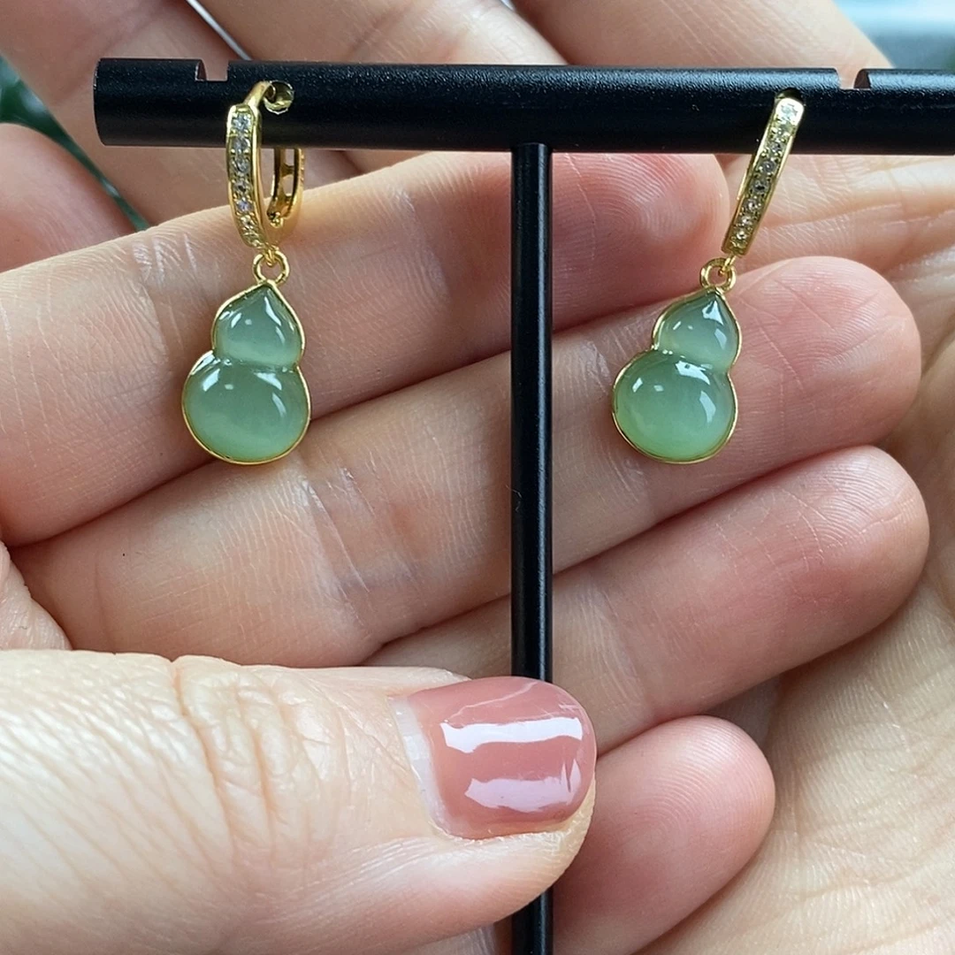 和田玉未镶嵌耳饰