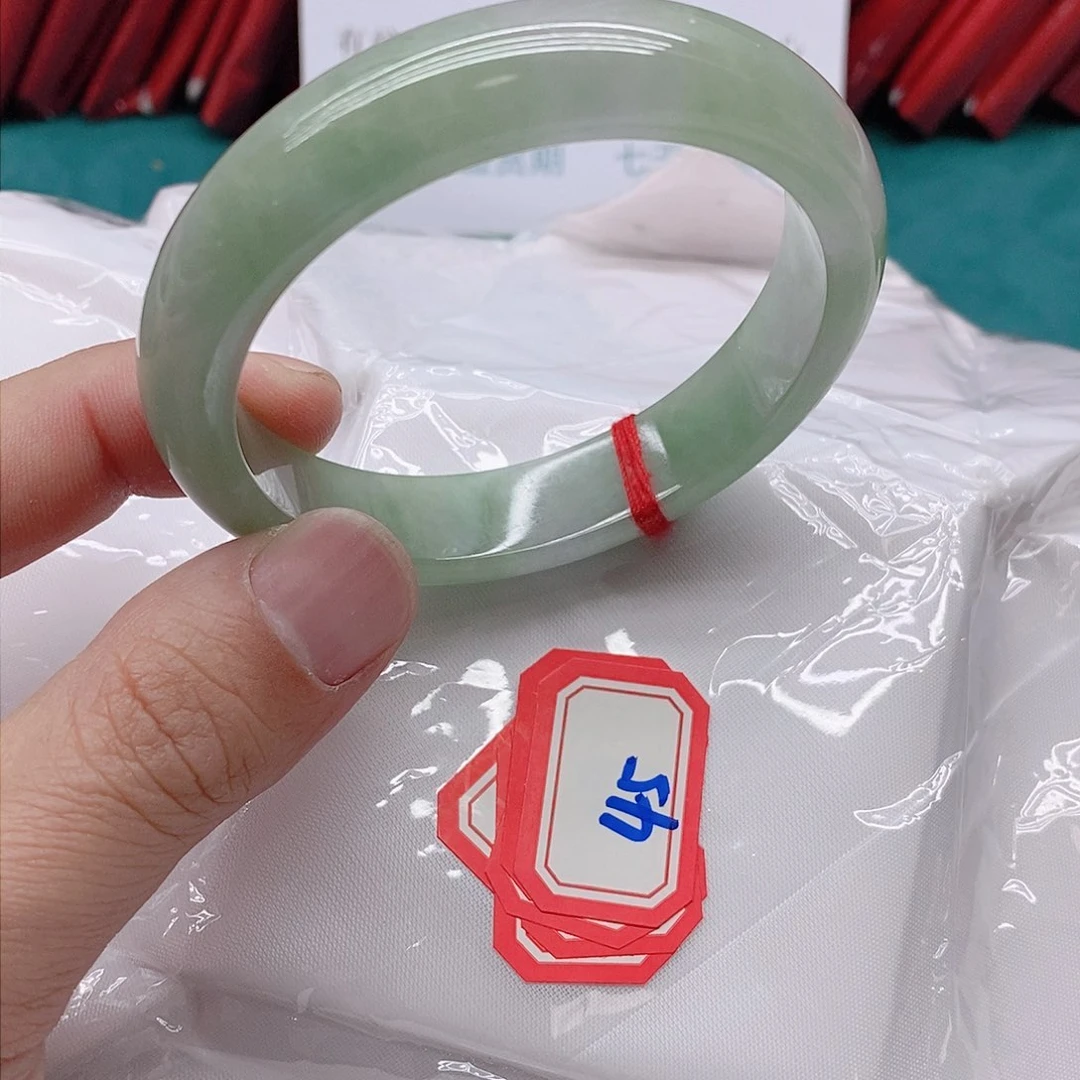翡翠手镯未镶嵌M**…45555555555