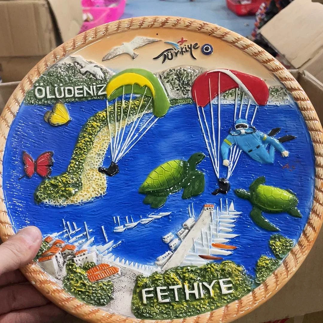 摆件   封釉。 磕碰。