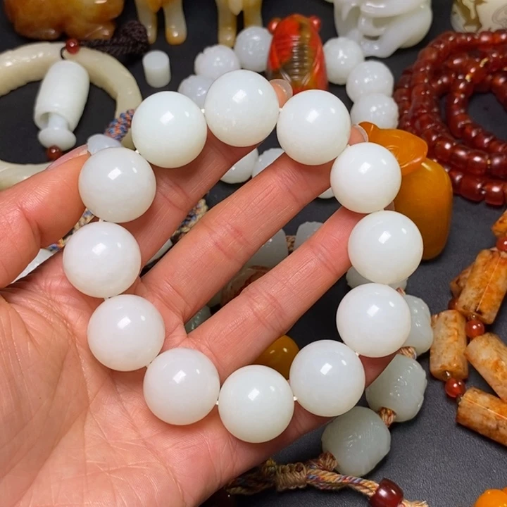 踏***云和田玉未镶嵌手链