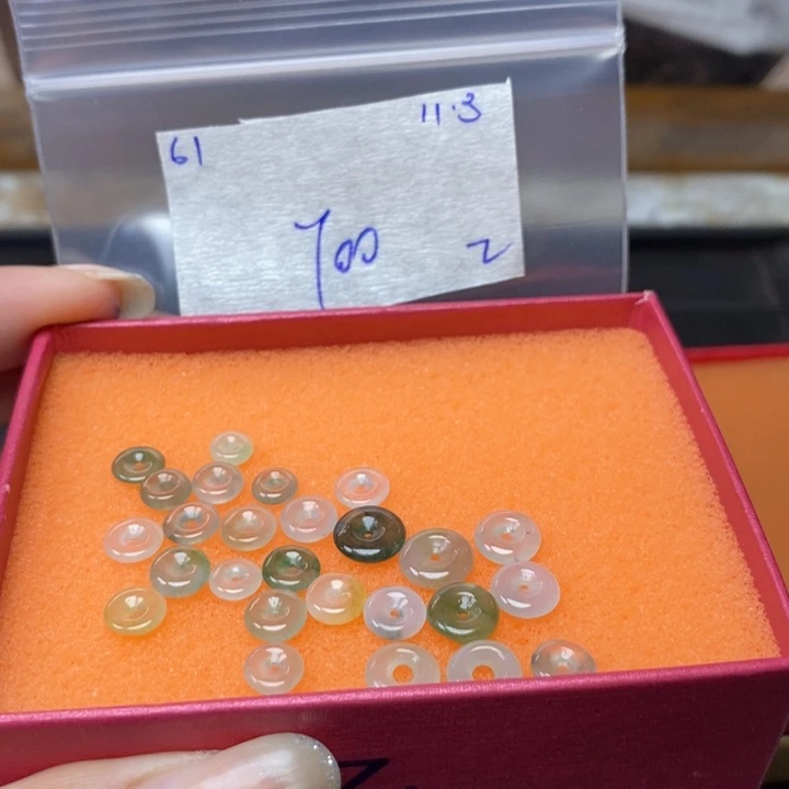 筱***语定制翡翠未镶嵌不退