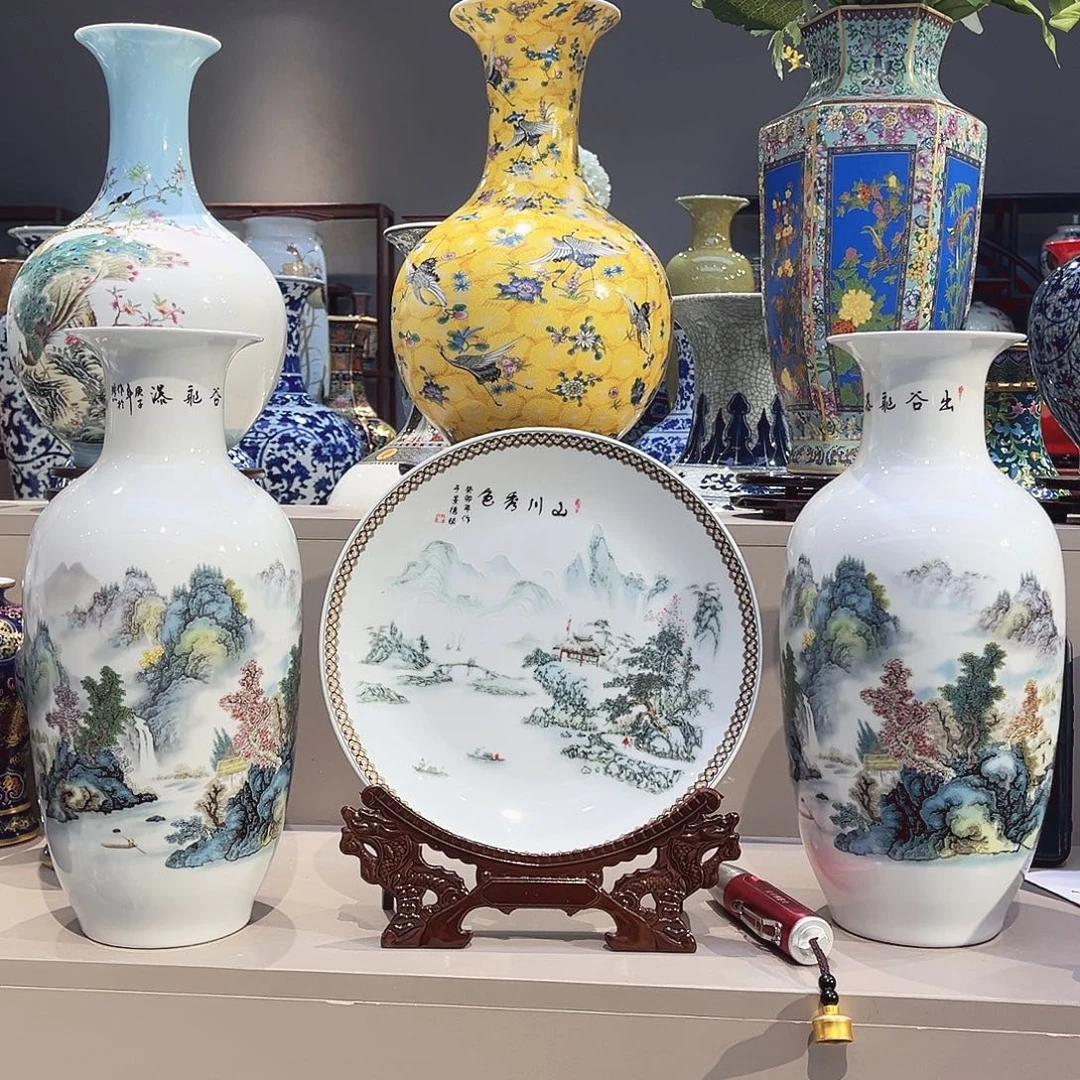 陶景德镇陶瓷花瓶画面当中山水三件套加底坐