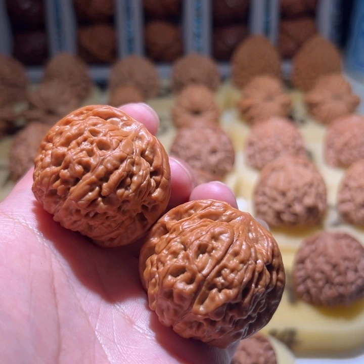 文玩核桃吊坠莲花40