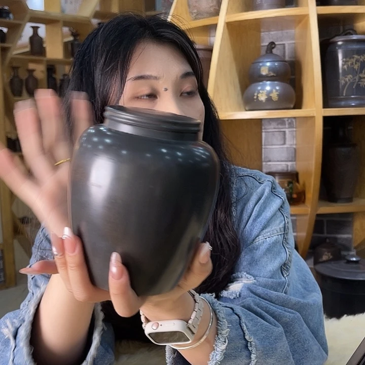 钦州坭兴陶茶叶罐半斤装