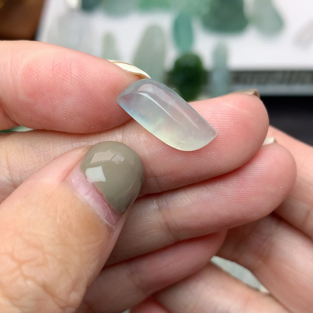 未镶嵌定制翡翠马鞍