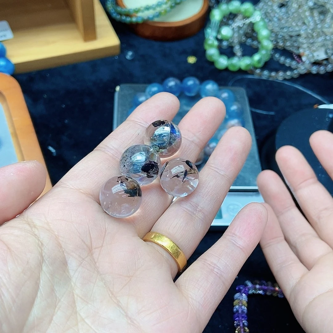 水晶手串未镶嵌R****y闪灵4颗