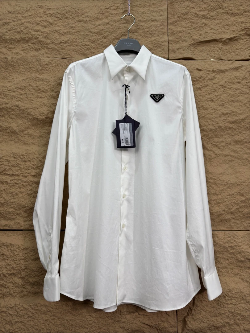 全新未使用 Prada/普拉达 三角标府绸衬衫/40码/工价9900/r95713