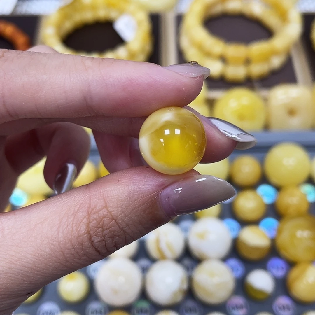 琥珀未镶嵌裸石14mm瑕 464