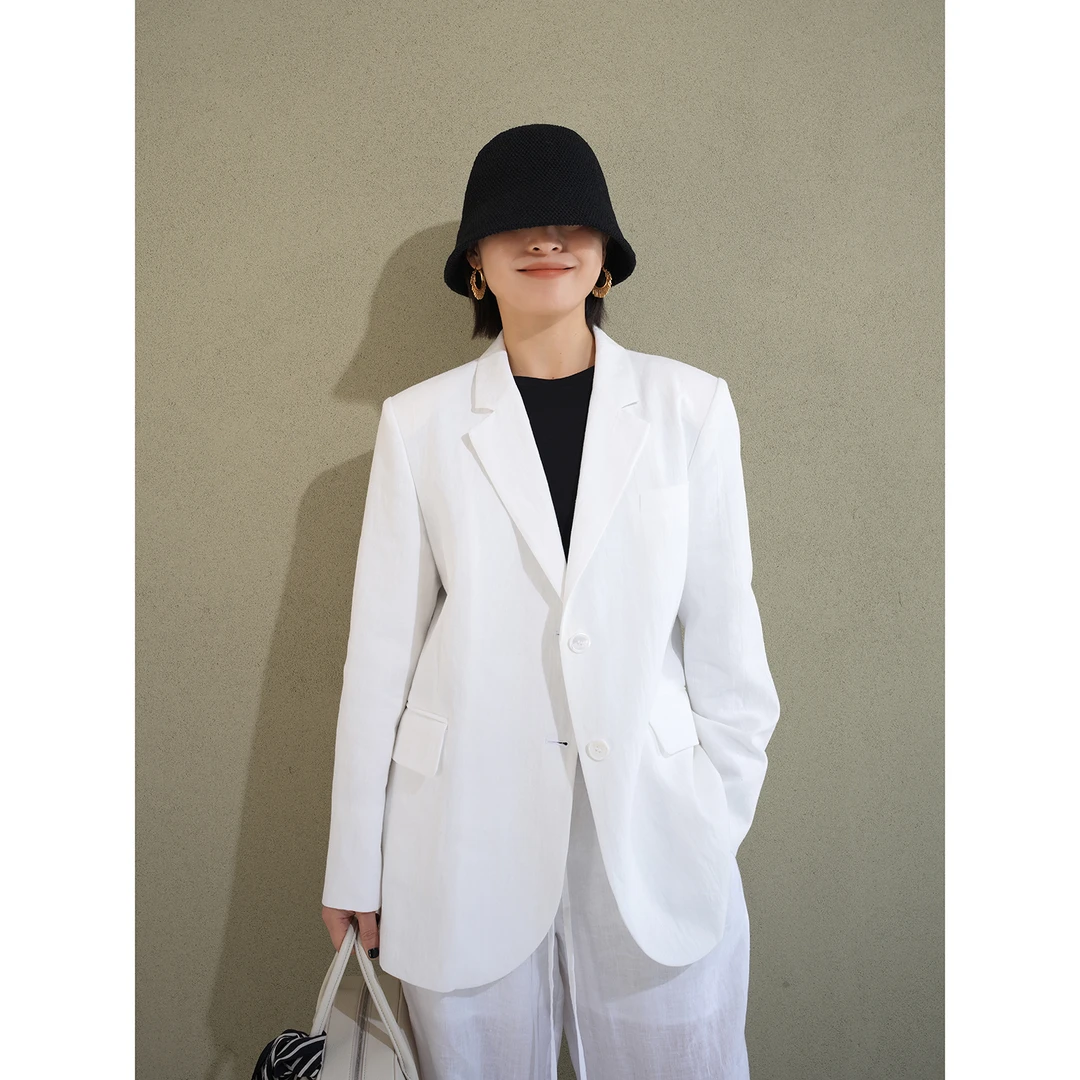 UPINLOOK会呼吸的汉麻肌理感2粒扣白色西装女直筒微宽松外套DB400