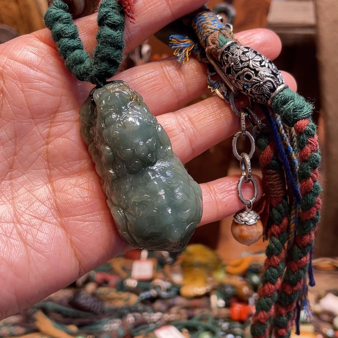 【闪购商品】吊坠(赠链)未镶嵌翡翠