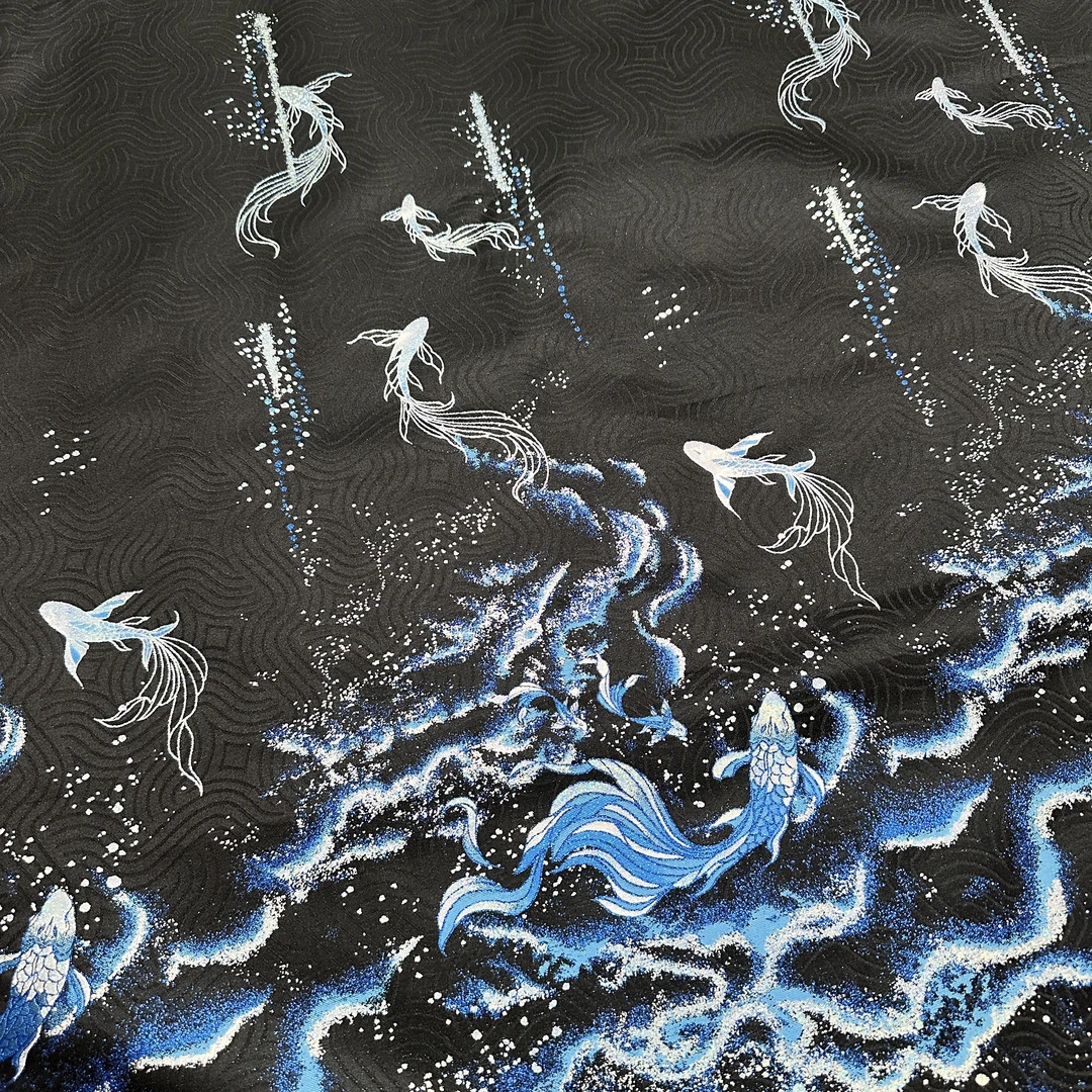 《北冥有鱼》140门幅织金款宋锦面料，定位花花型，1.5米一个定位