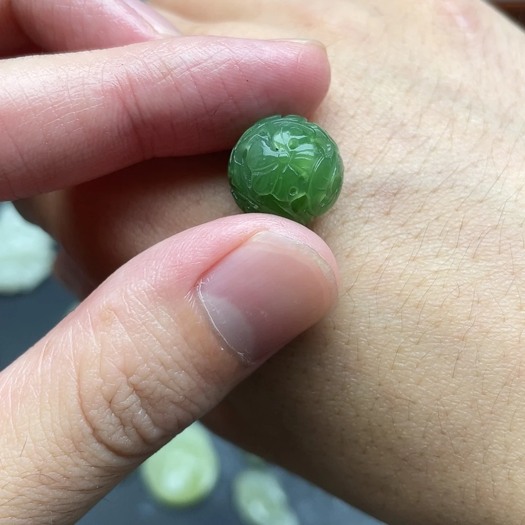ღ***荳颈饰未镶嵌和田玉碧玉珠子