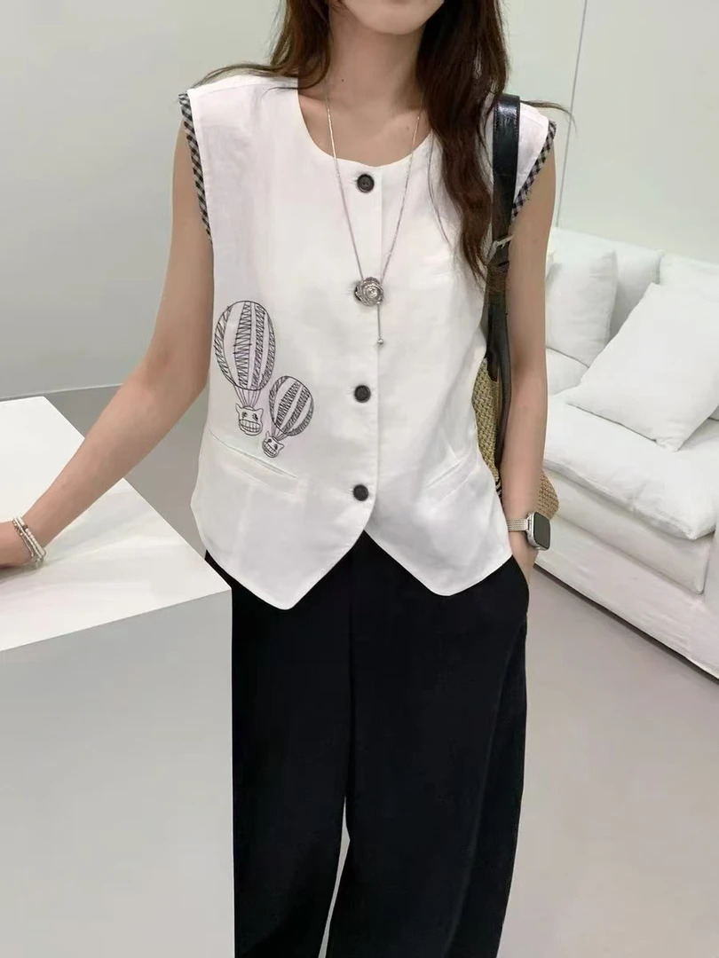 董小姐/欧韩刺绣卡通单排扣无袖马夹减龄洋气百搭显瘦上衣潮