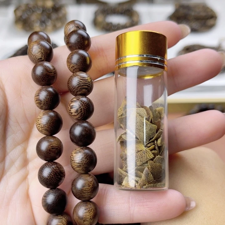 沉香沉香碎屑碧**辉➕越南富森红土沉香瘤疤沉水老料双圈1.0