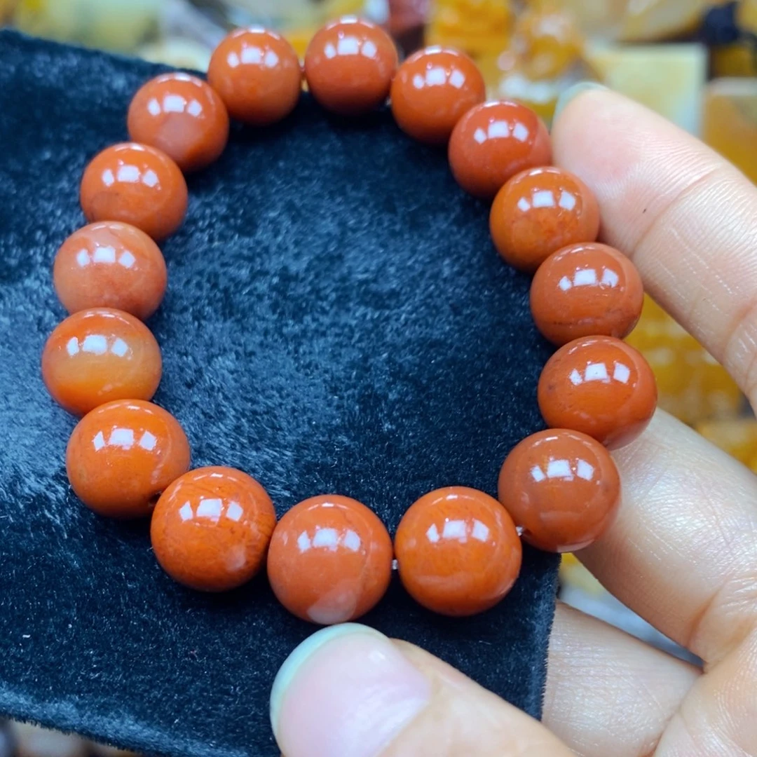 未镶嵌石英质玉（黄龙玉）颈饰