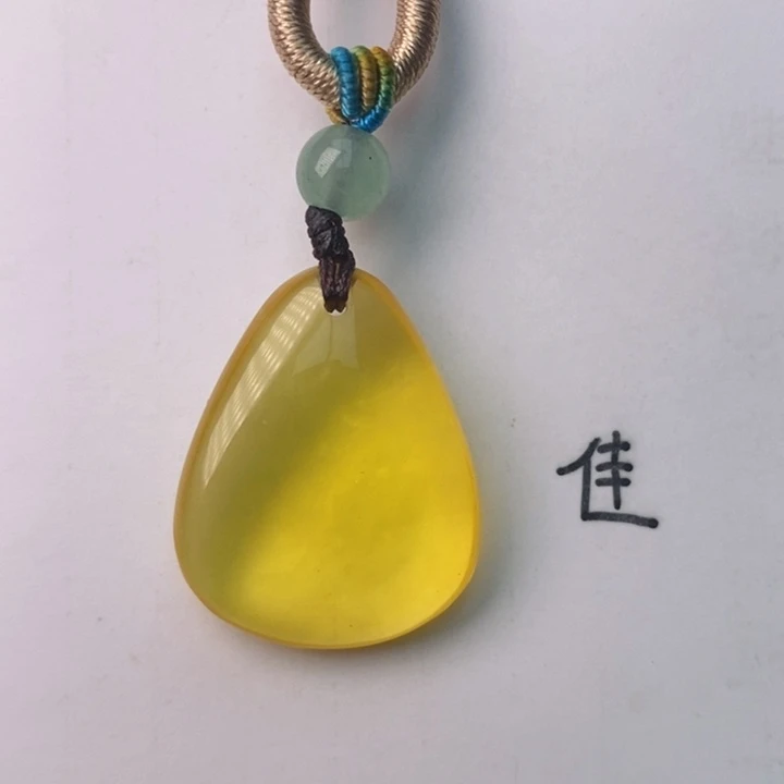 未镶嵌琥珀珠宝奇石
