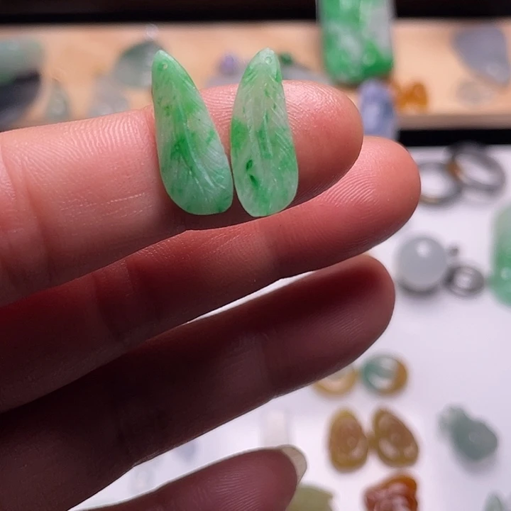 定制翡翠未镶嵌绿耳饰