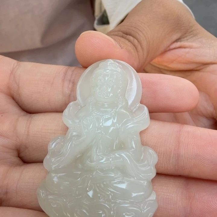 一***然和田玉未镶嵌颈饰淼飘带观音