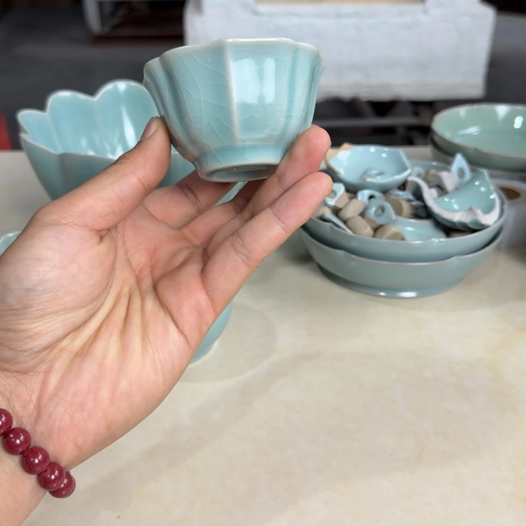 陶摆件天青釉花口杯