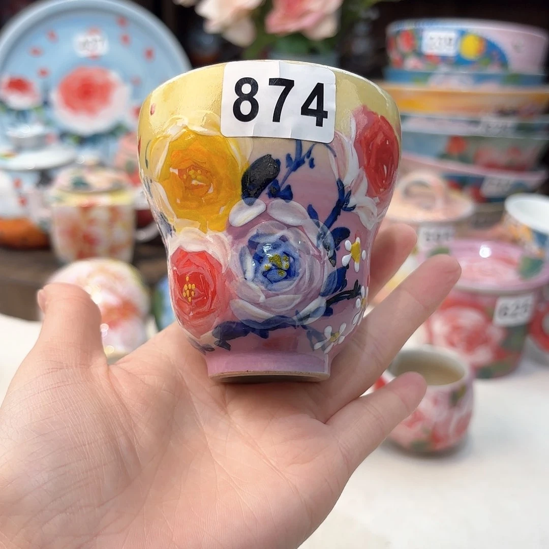 瓷片兔兔好可爱啊好可爱