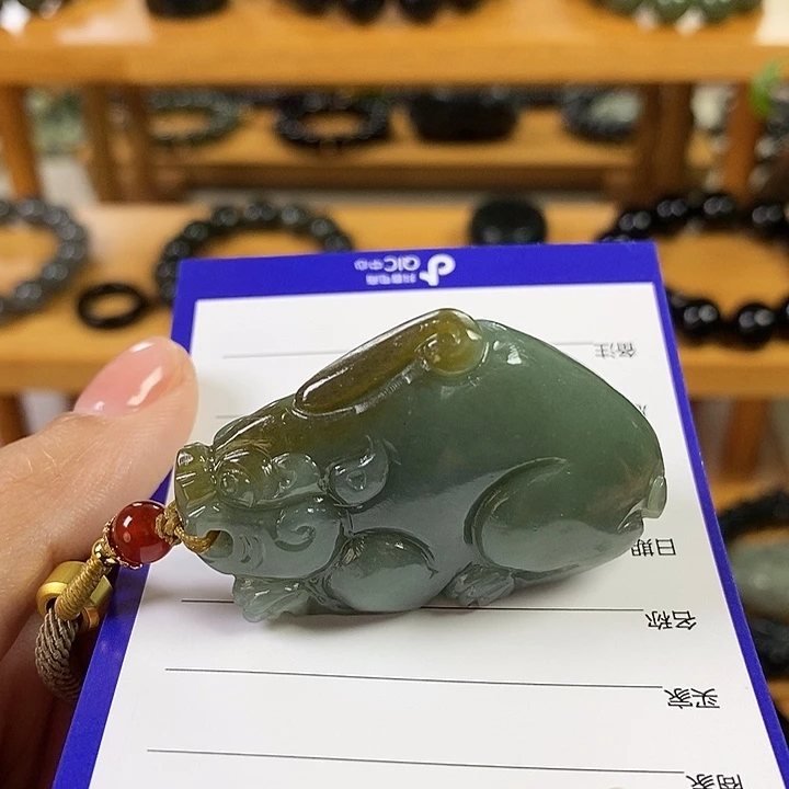 十***年和田玉未镶嵌颈饰