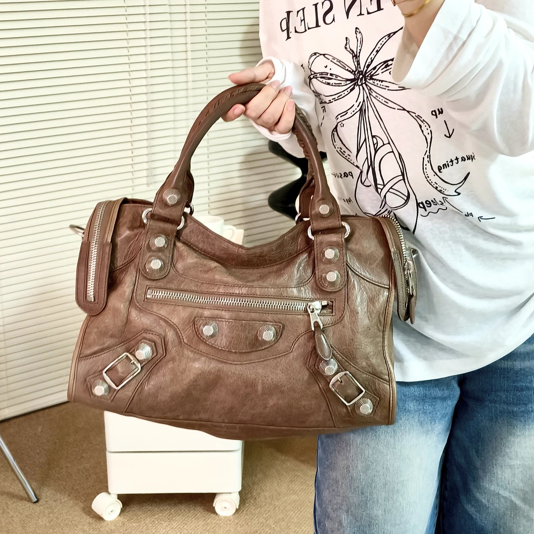 95新 Balenciaga/巴黎世家 美拉德巧克力色中号经典机车单肩包