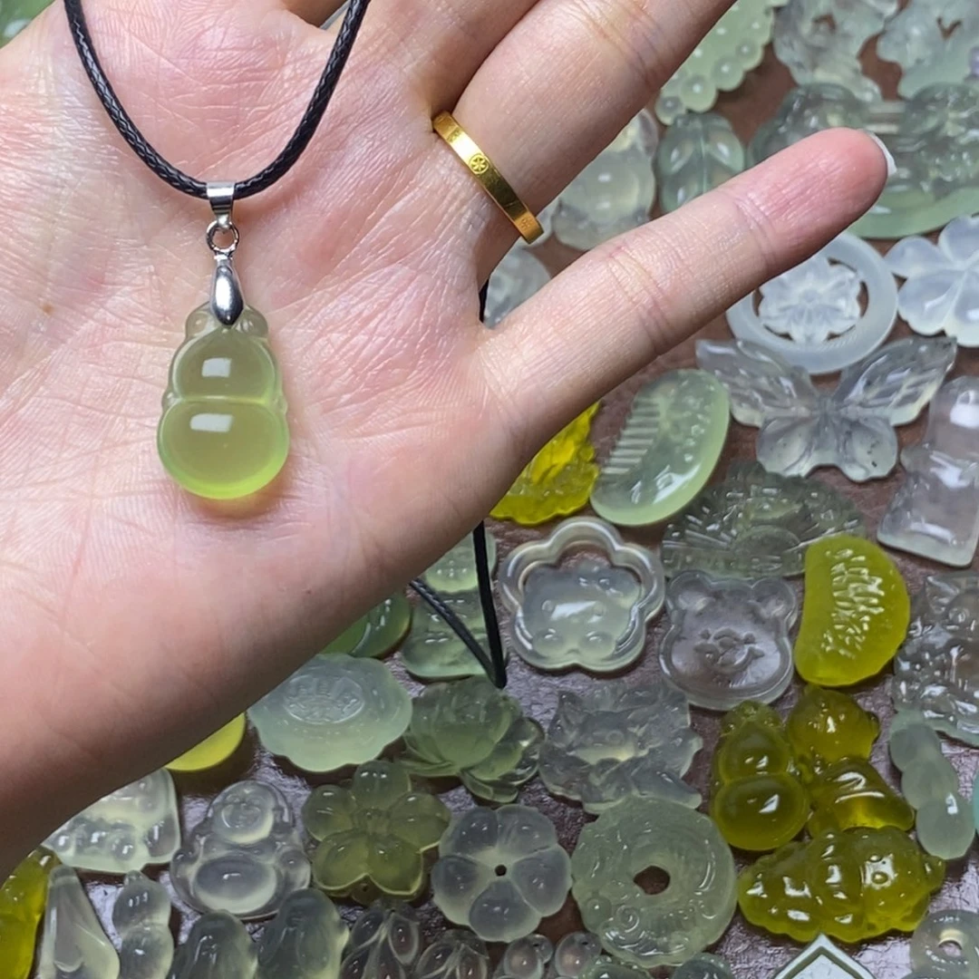 蛇纹石玉合金项链