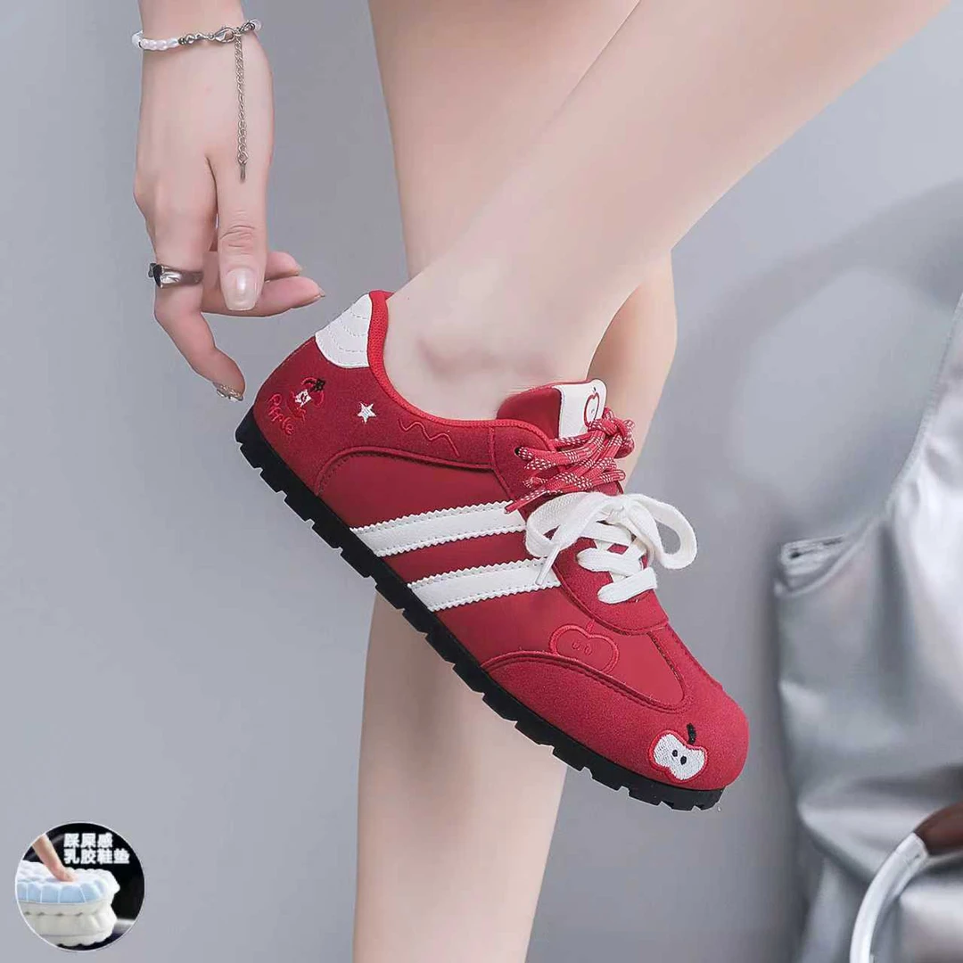 板鞋刺绣B325518秋季德训鞋时尚休闲鞋女鞋休闲鞋欧若动感风软底
