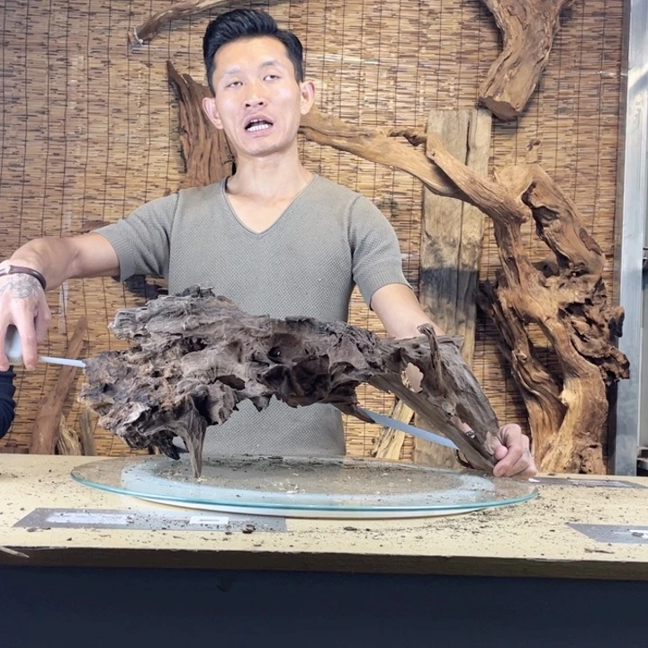 庄***绘紫檀木类家具风化木