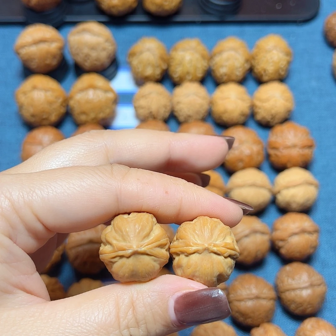 小***店文玩核桃吊坠小金豆