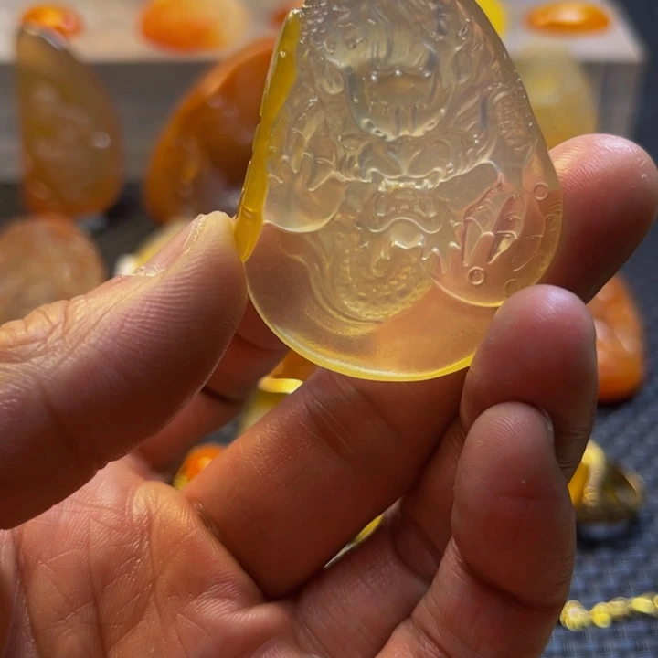 禾***庄石英质玉未镶嵌旦面