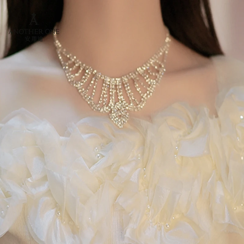 合金仿水晶项链 高级感奢华满钻项链女饰品小众时尚夸张闪亮颈链