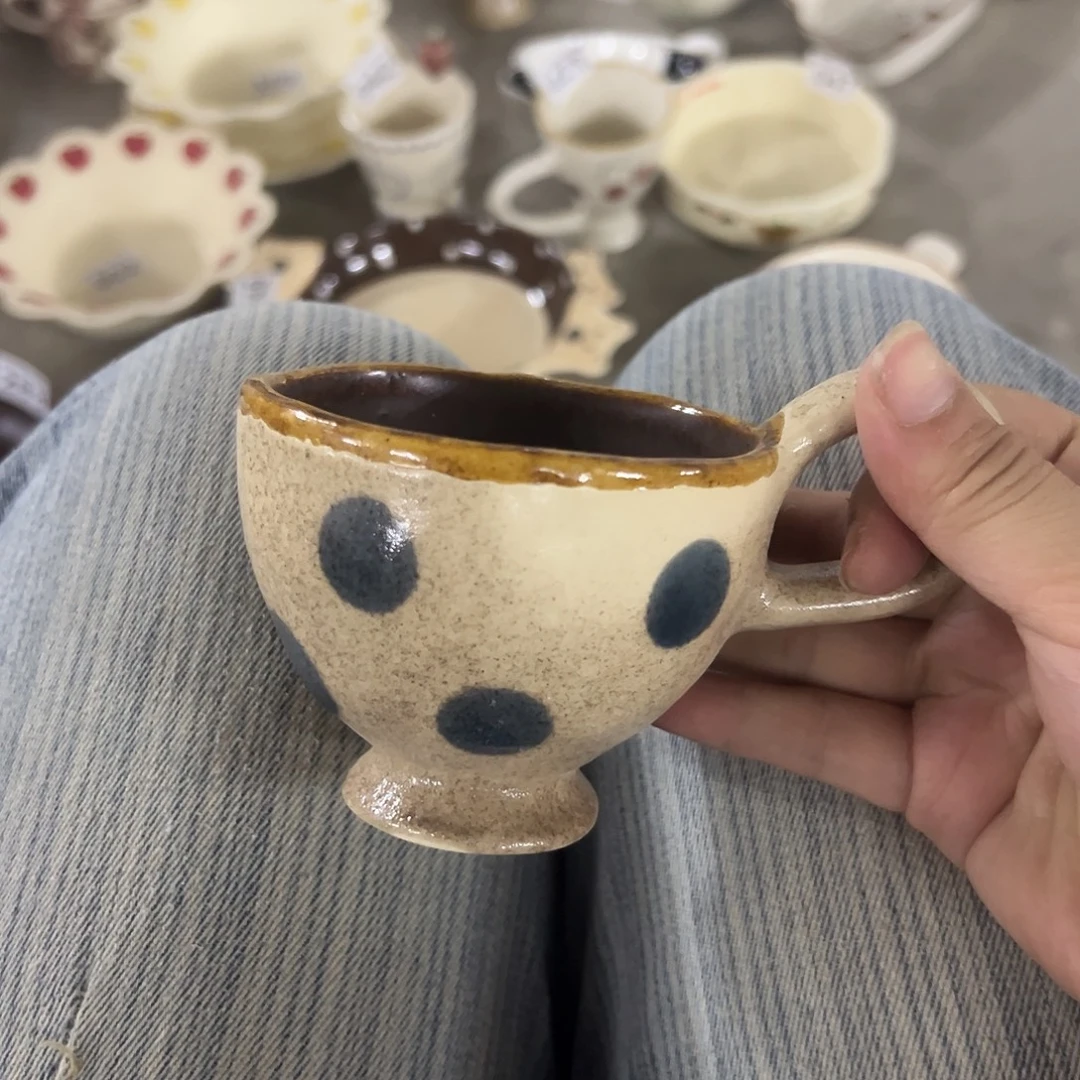 搪瓷微瑕波点小高脚一个