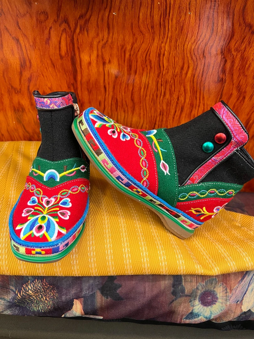 藏式民族风高帮鞋女款绣花鞋女款民族风绣花