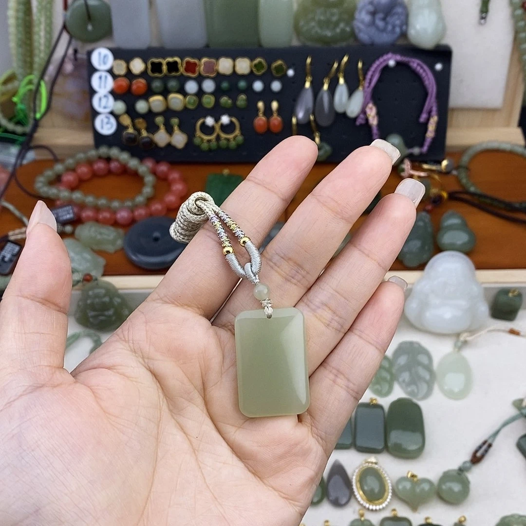 和田玉未镶嵌吊坠(不含链)