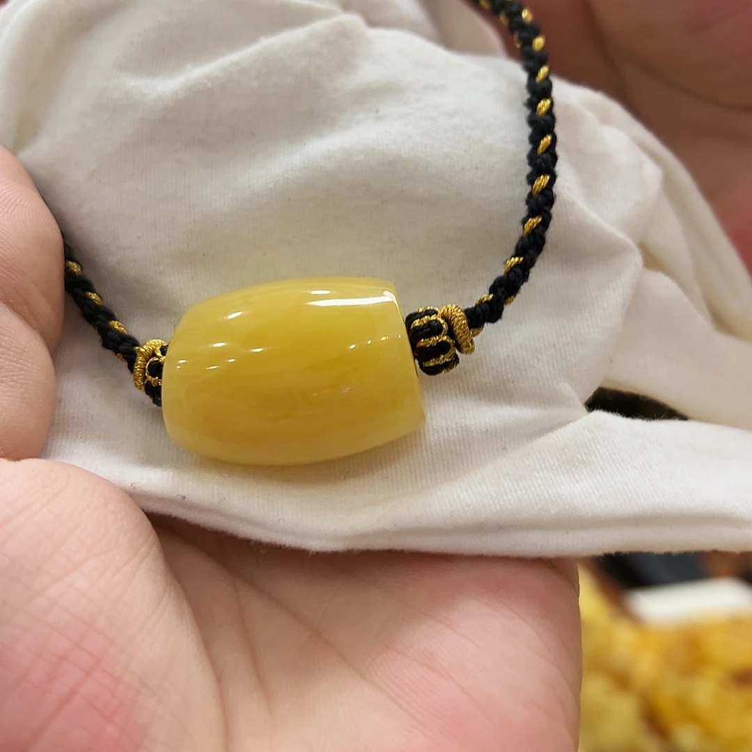 蜜蜡未镶嵌珠宝奇石