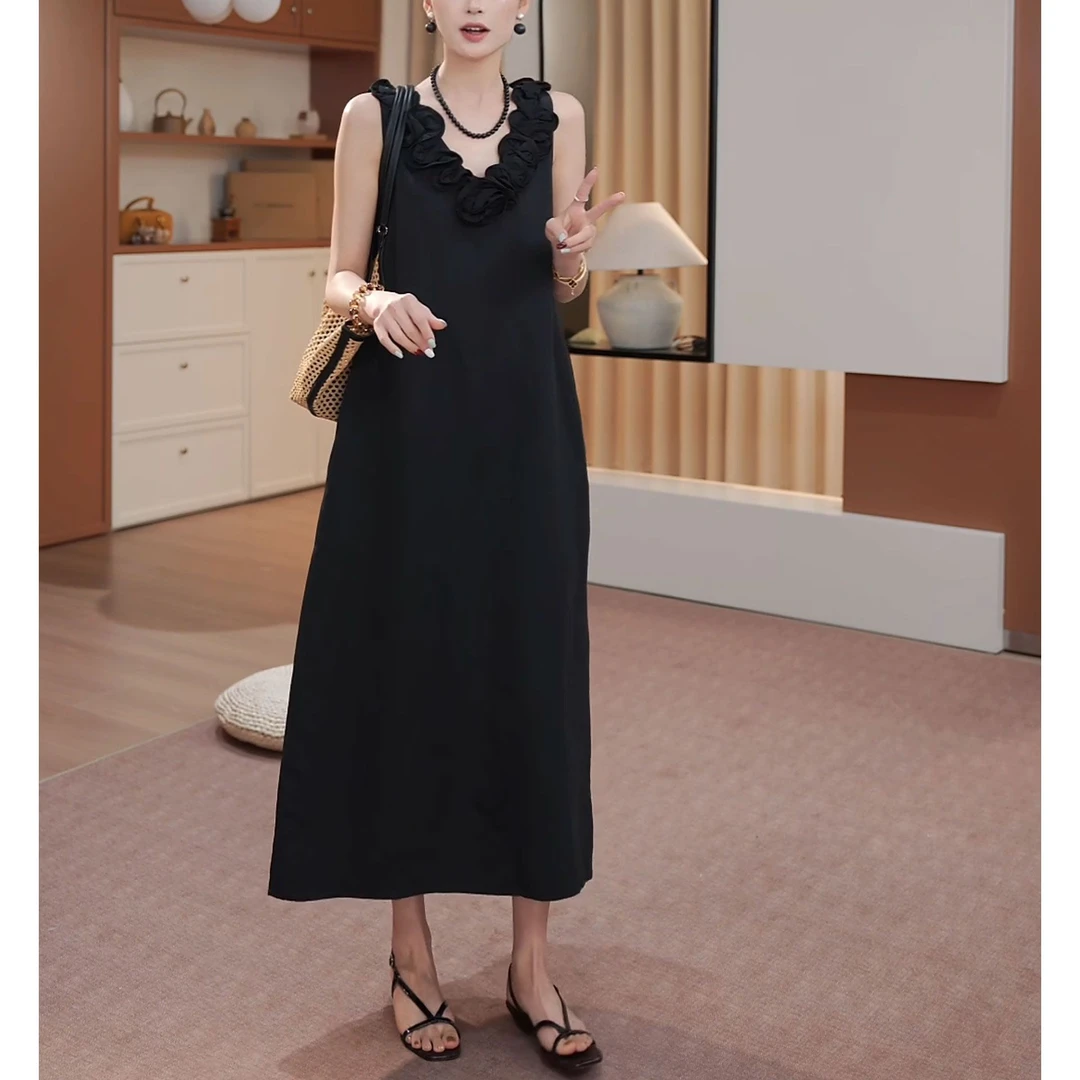 气质高级感穿搭无袖连衣裙2025夏季新款时尚设计感立体花朵背心裙