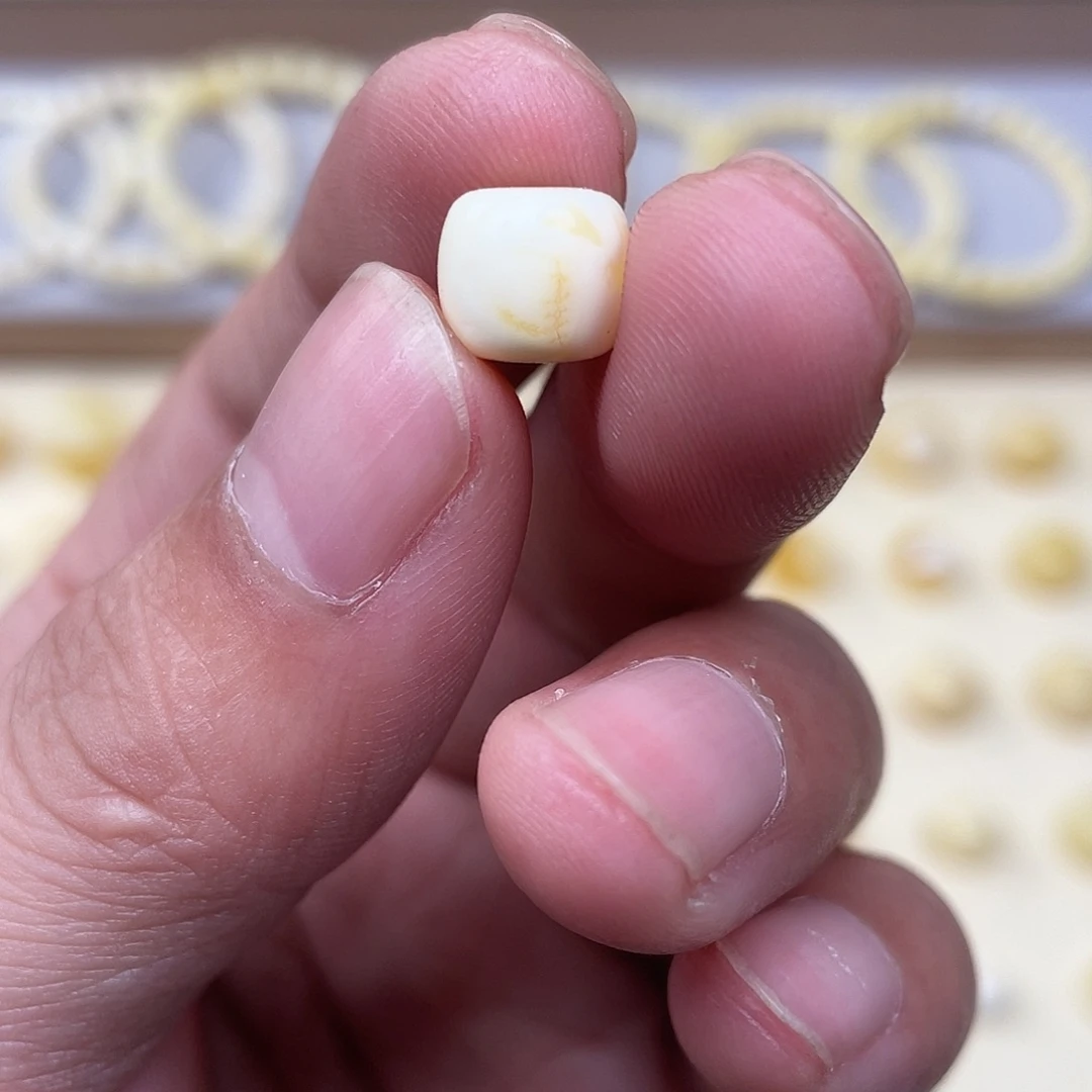 琥珀未镶嵌裸石9.1mm