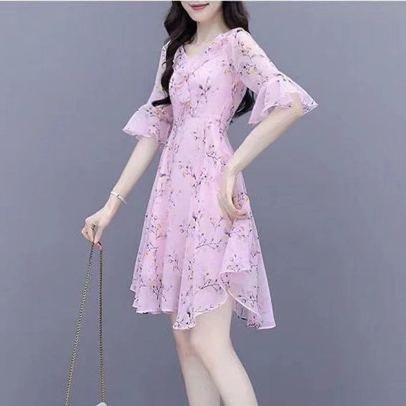 2025夏季新款时尚收腰显瘦喇叭袖碎花裙子女减龄中长款雪纺连衣裙