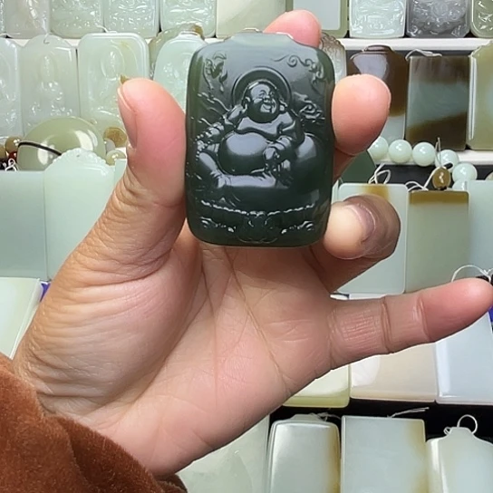 颈饰未镶嵌和田玉