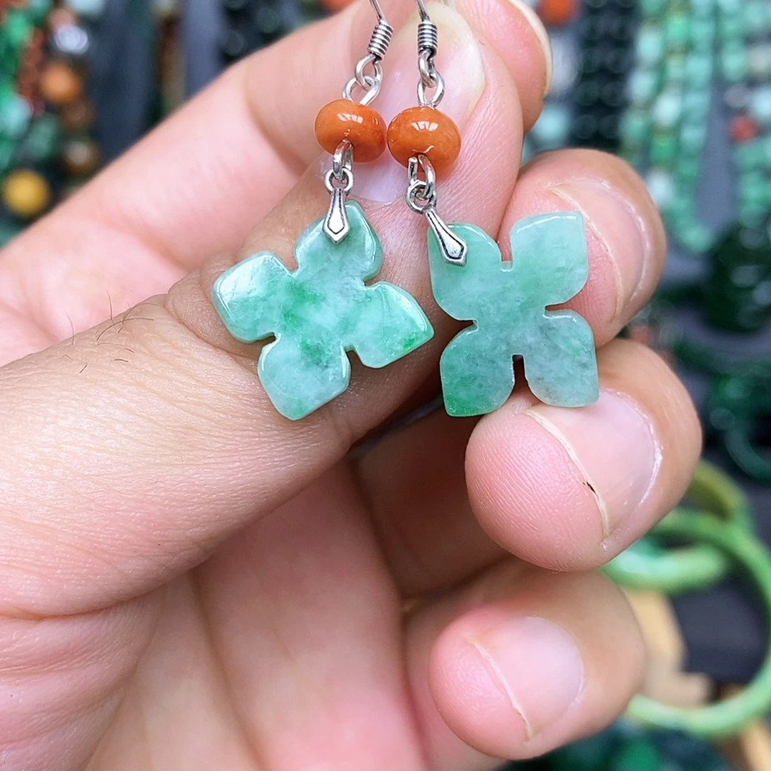 银S925镶嵌翡翠耳饰漂亮美眉